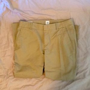 Gap khaki stretch cotton crops